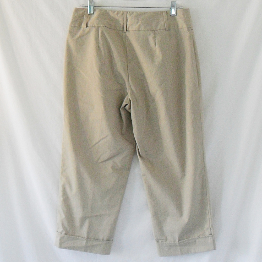 Ingredients Size 8 Tan Polyester Rayon Spandex Capri's - Picture 5 of 7